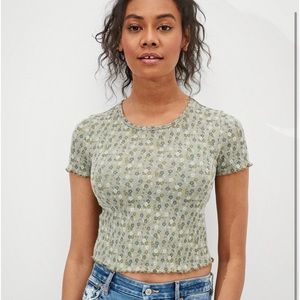 American Eagle green floral baby tee